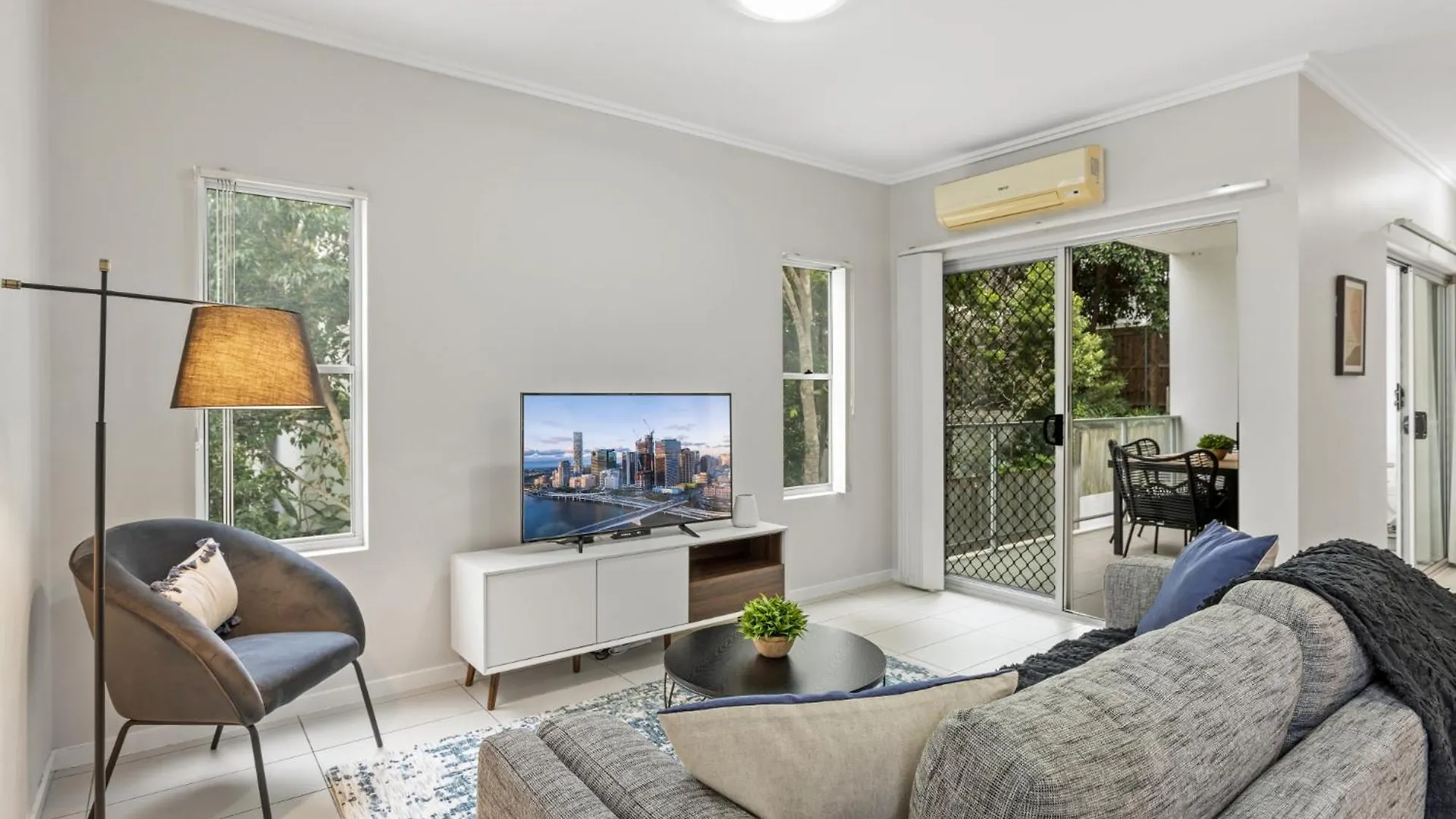 Central Cosy 2-Bed With Pool And Near Qut & Cbd Brisbane Apartment