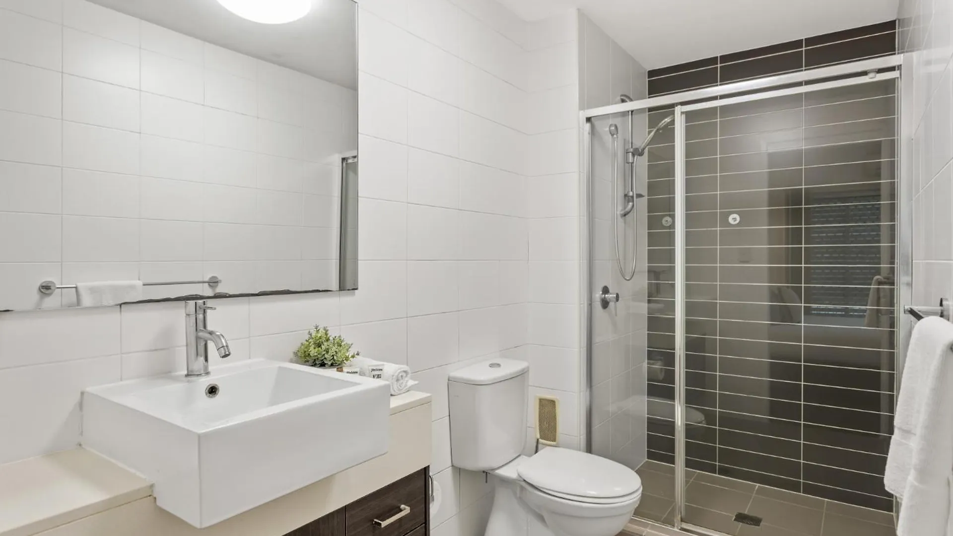 Central Cosy 2-Bed With Pool And Near Qut & Cbd Brisbane Australia