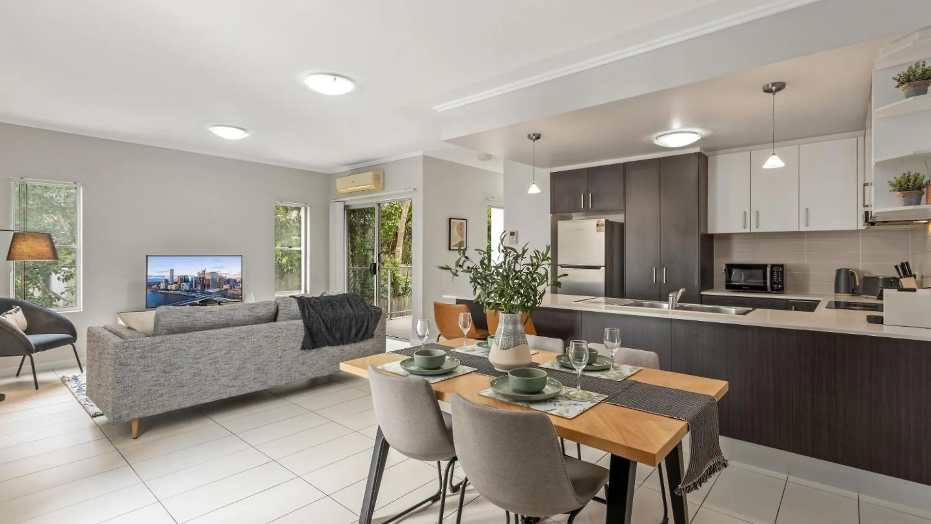 Central Cosy 2-Bed With Pool And Near Qut & Cbd Brisbane Apartment